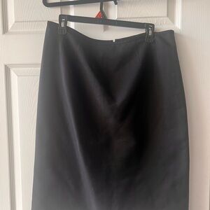 Le Suit Classic Black Pencil Skirt